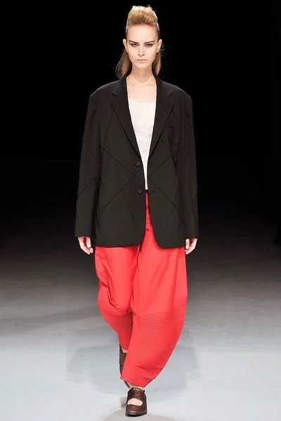 Look 30